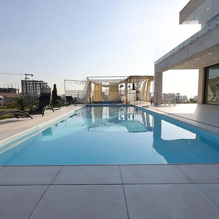 White House Yerevan Bagian luar foto